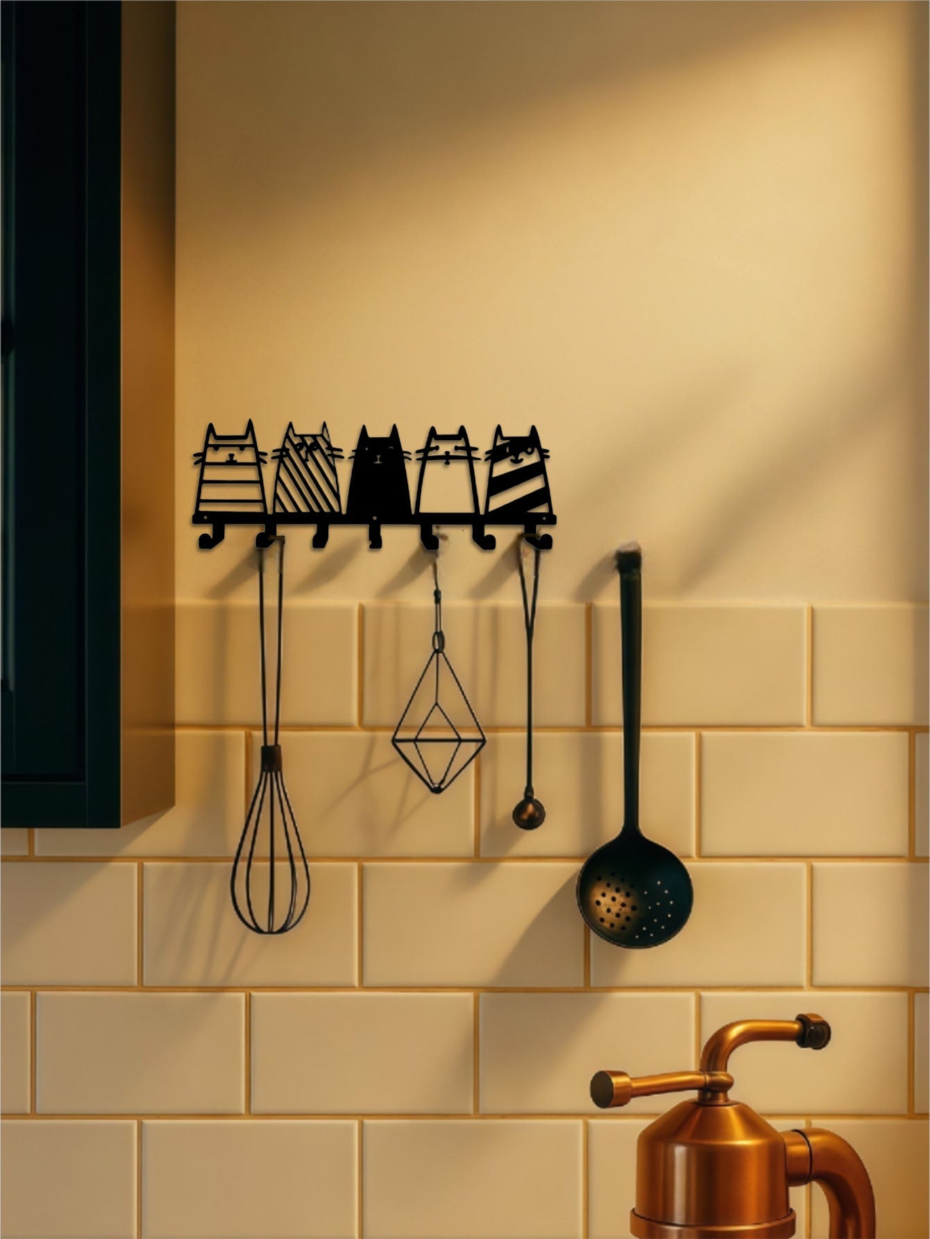 Cat Silhouette Wall Key Holder – Decorative Entryway Hooks for Keys, Leashes & Small Accessories